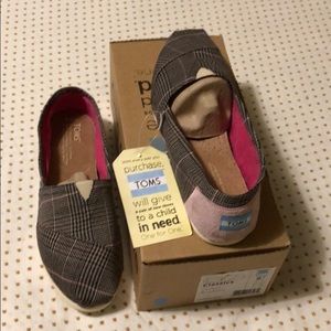 Brown & lavender plaid canvas TOMS slip on 9.5